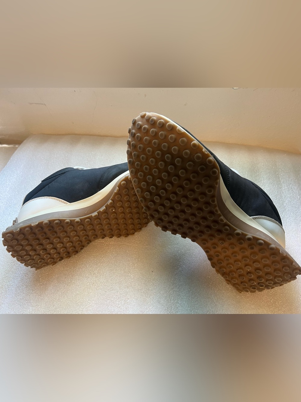 Project Cloud trendy Women’s shoes size 9 Black and White Low-Top Sneakers - Picture 8 of 11